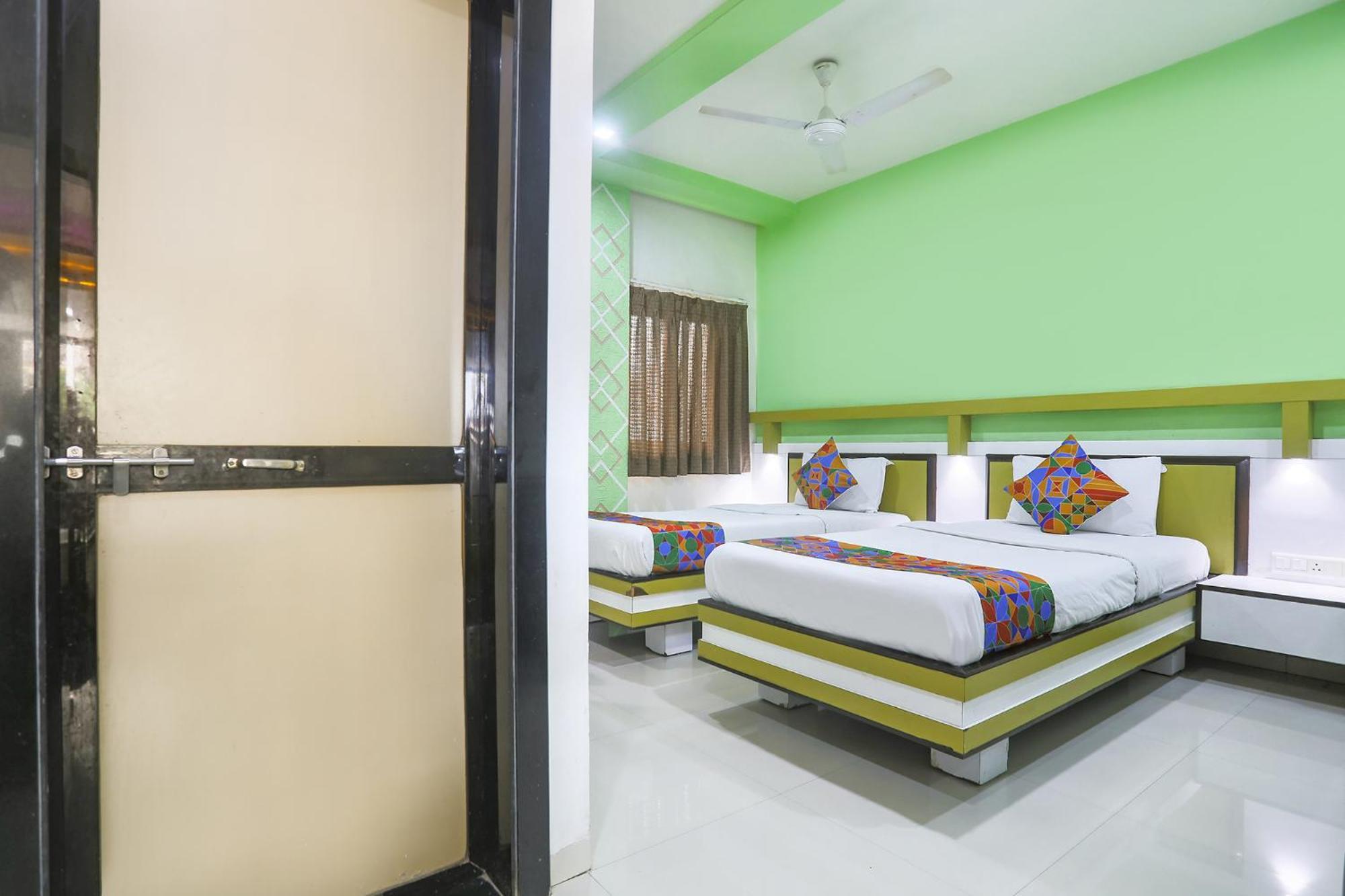 Hotel Merit سورات المظهر الخارجي الصورة
