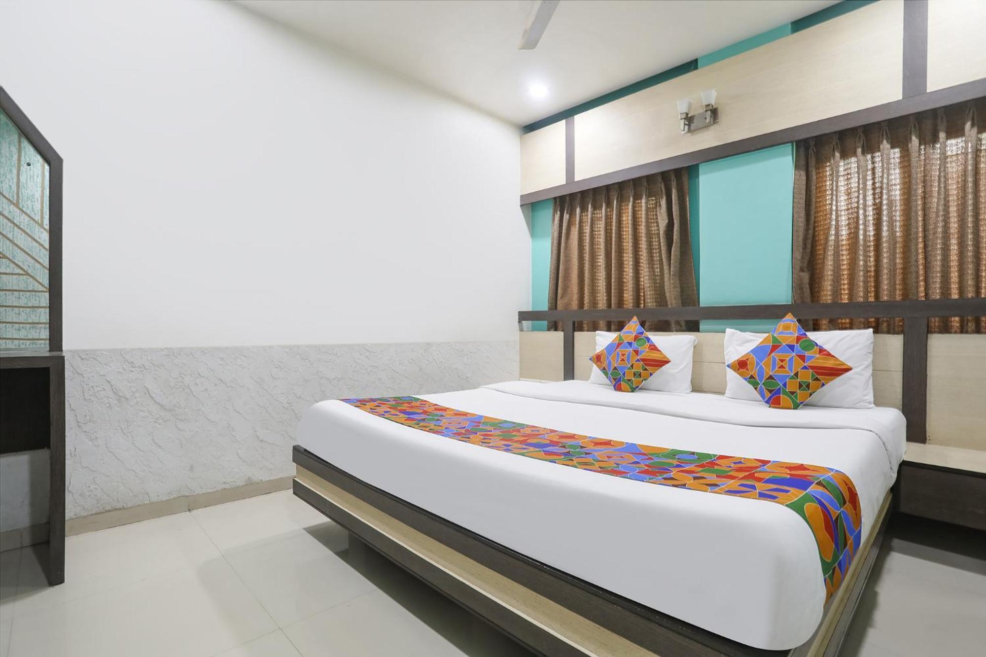 Hotel Merit سورات المظهر الخارجي الصورة