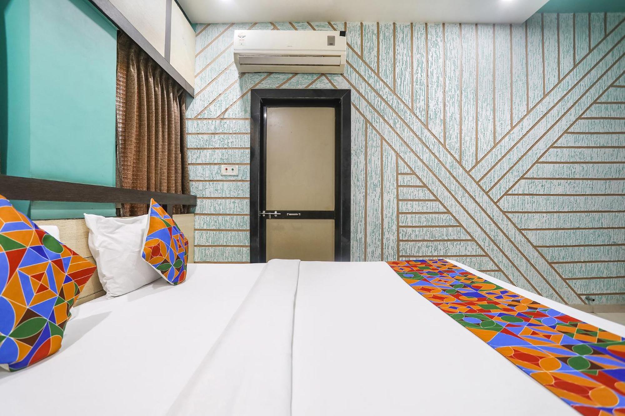 Hotel Merit سورات المظهر الخارجي الصورة