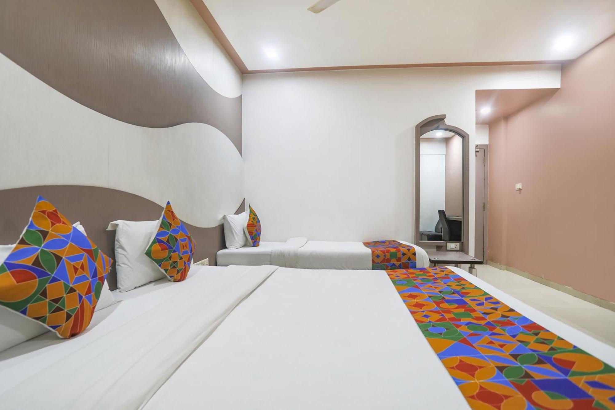 Hotel Merit سورات المظهر الخارجي الصورة