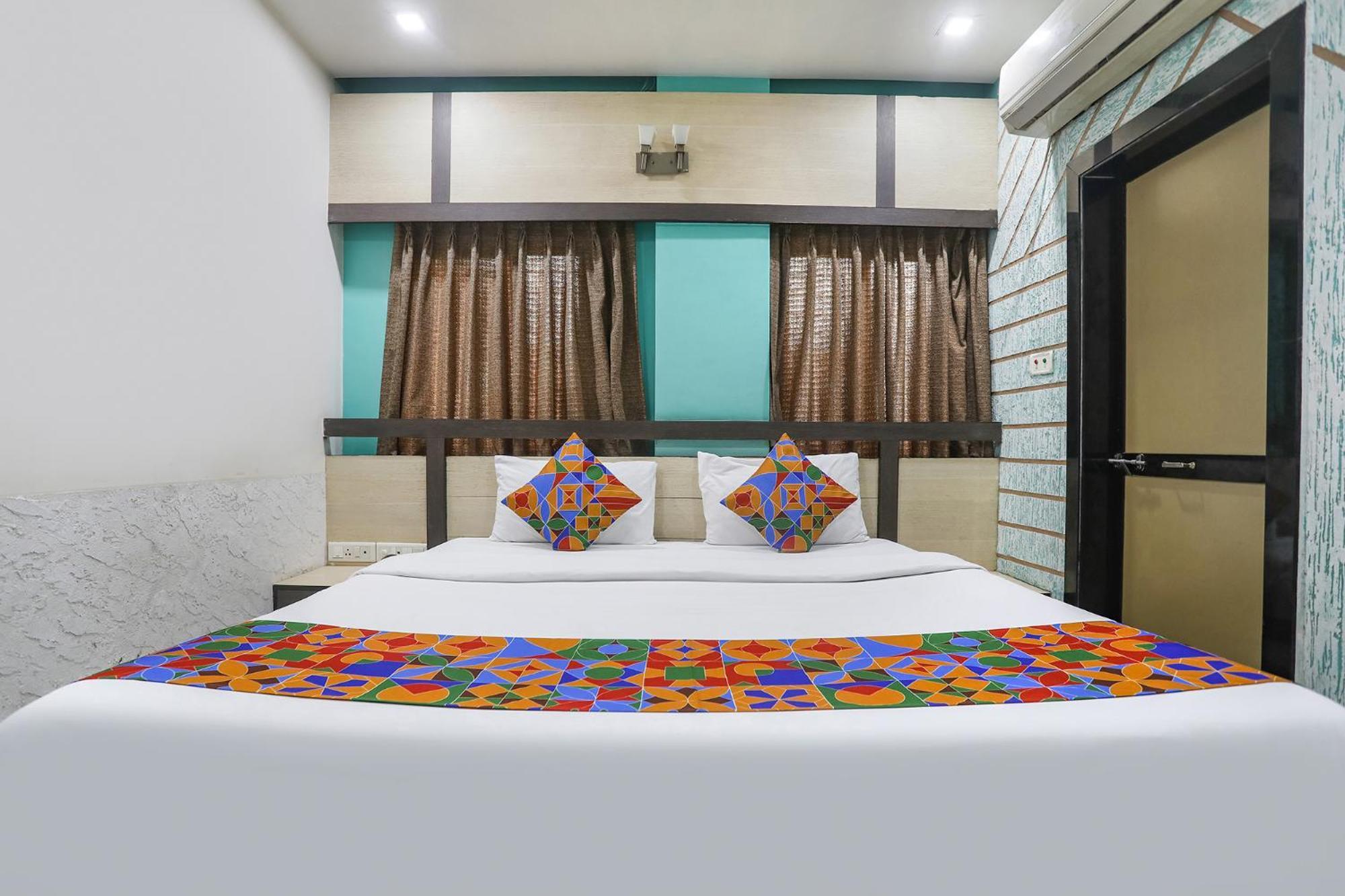 Hotel Merit سورات المظهر الخارجي الصورة
