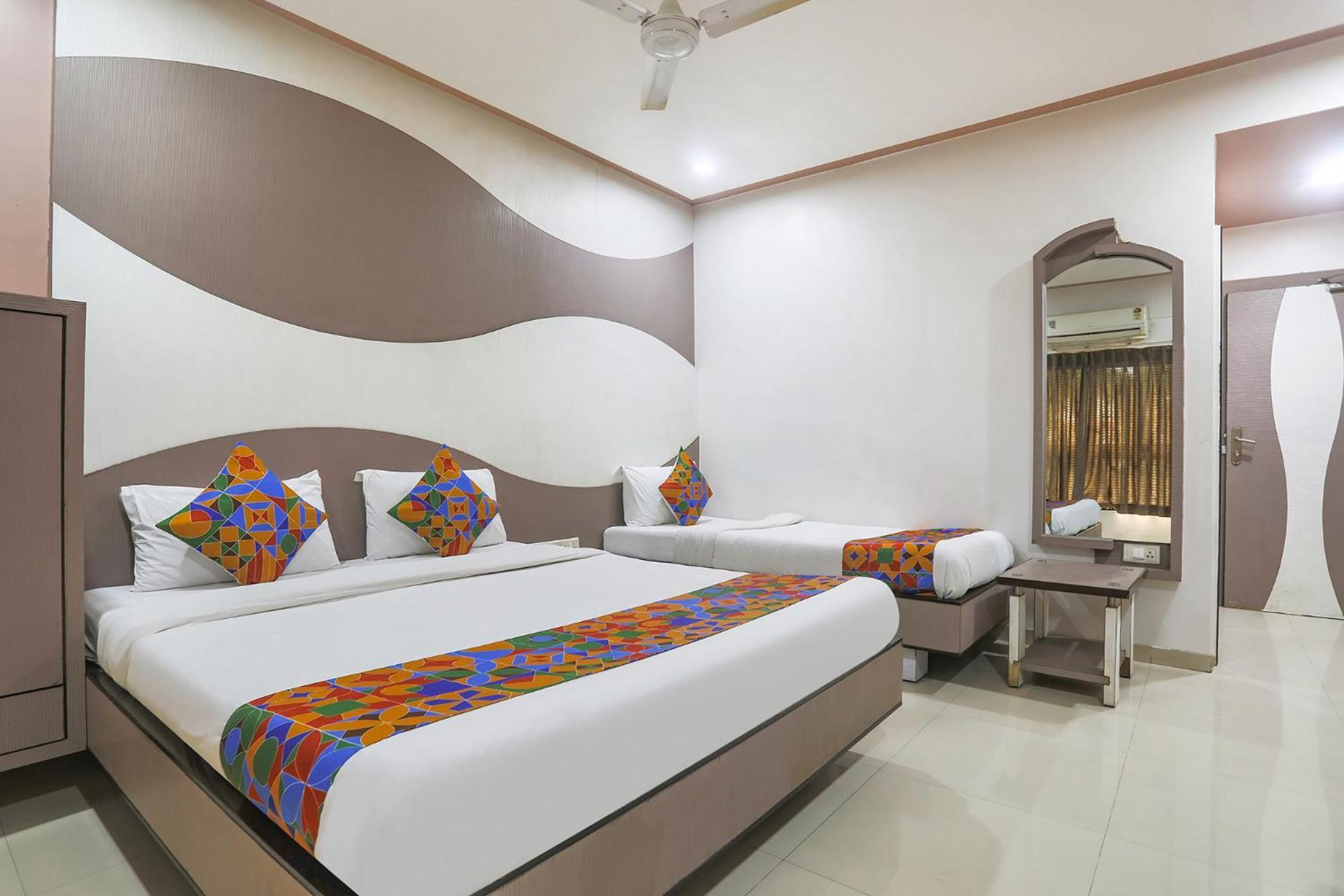 Hotel Merit سورات المظهر الخارجي الصورة
