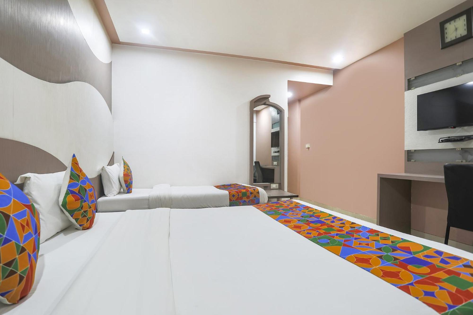 Hotel Merit سورات المظهر الخارجي الصورة