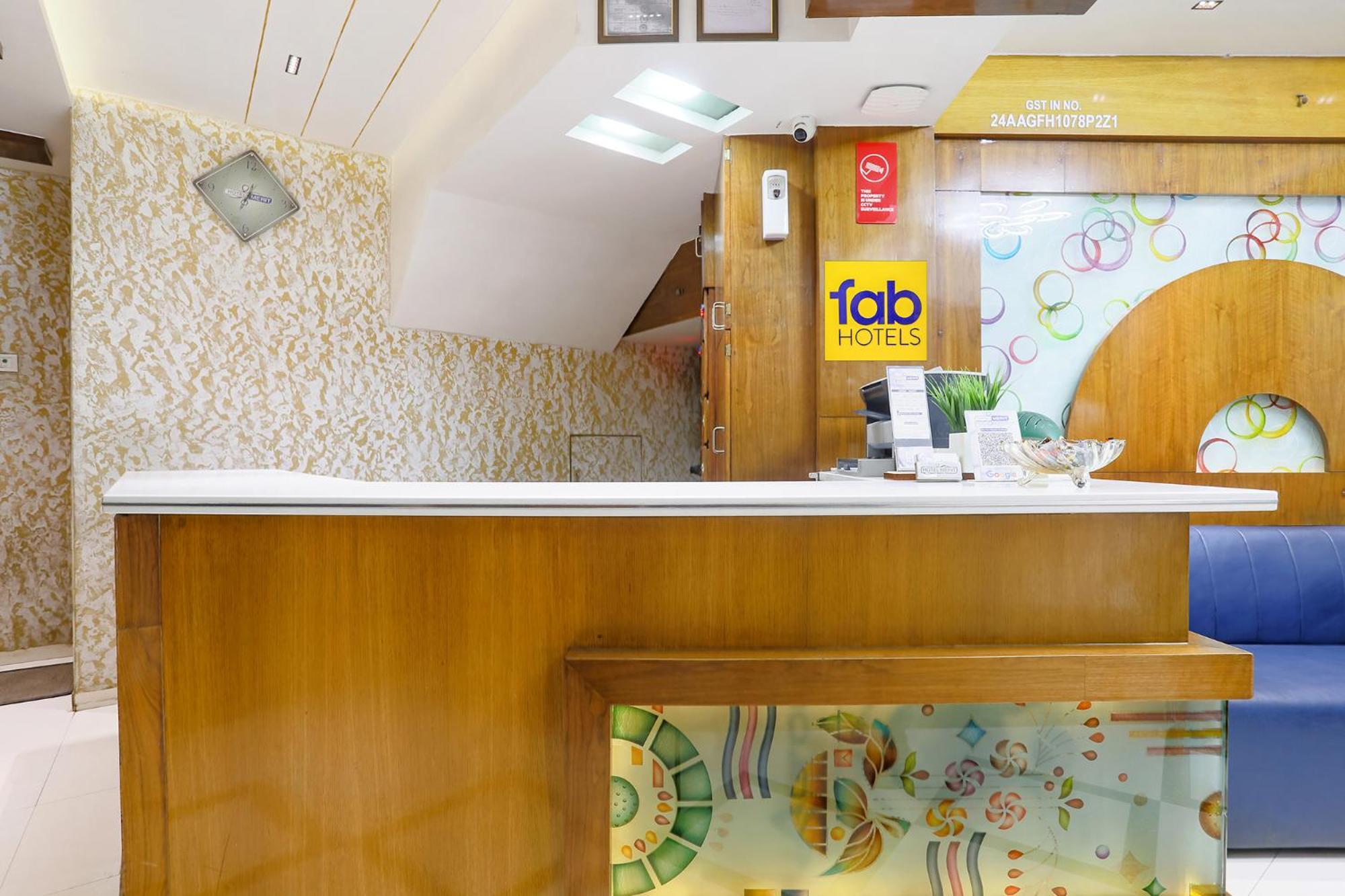 Hotel Merit سورات المظهر الخارجي الصورة